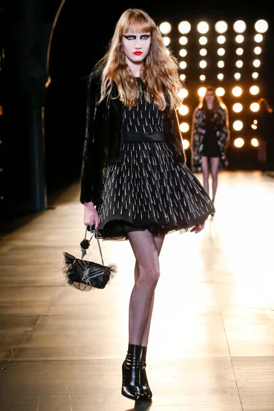 Look 25